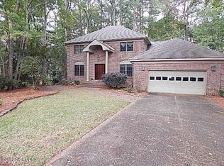119 Fairway Dr E, Morehead City, NC 28557