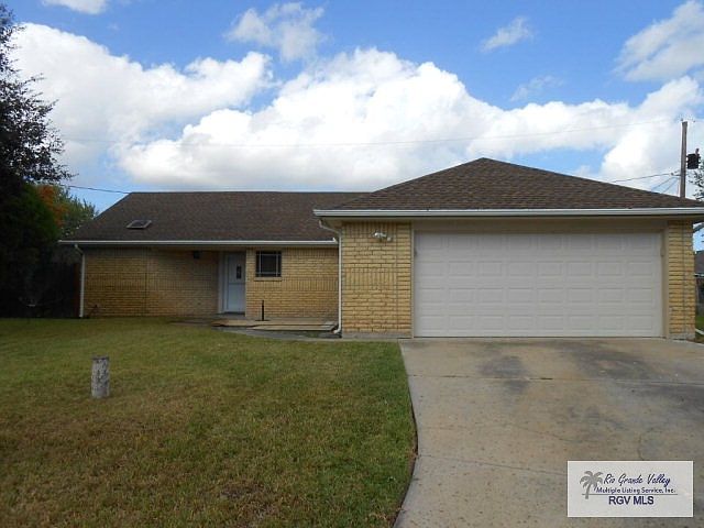 1st image of 978 Blue Bonnet Dr