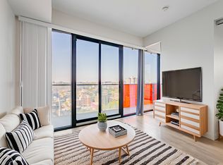 215 Queen St W UNIT 1805, Toronto, ON M5V 1Z4