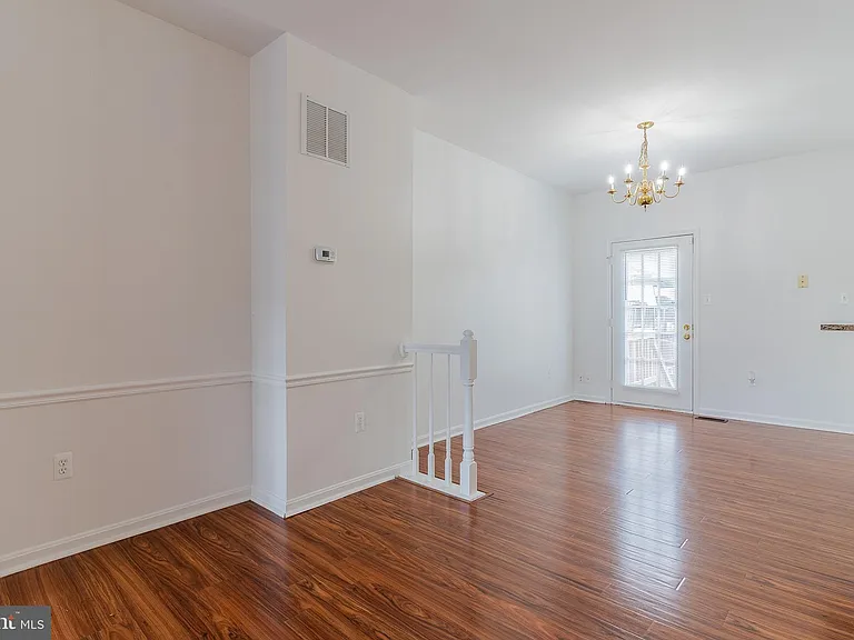 3290 Gina Pl — Photo 8