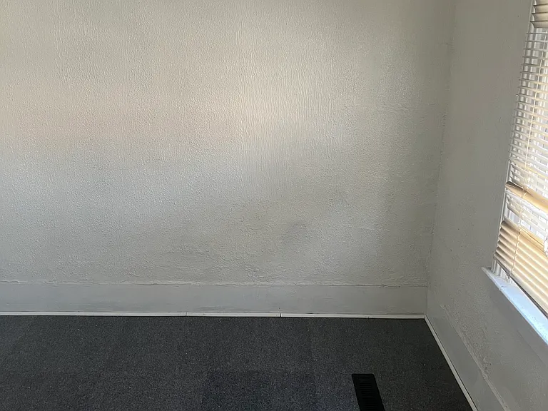 109 Evergreen St — Photo 4