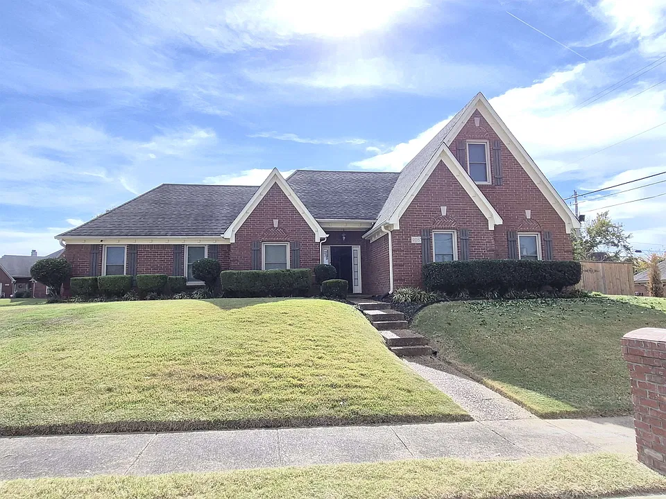 9067 Hervay Ln