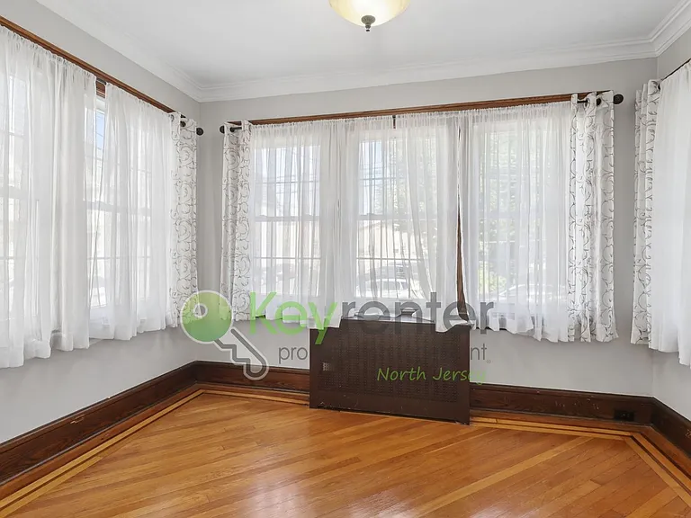 364 Chestnut St — Photo 10