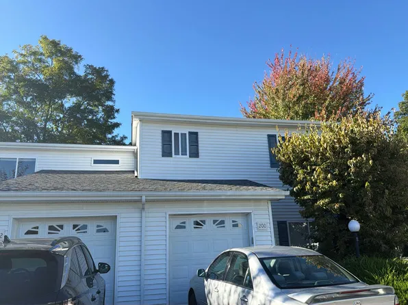 200 Tamerisk Ln #235, New Windsor, NY 12553