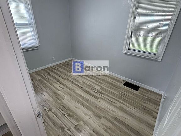 4th image of 4025 Sunset Pl