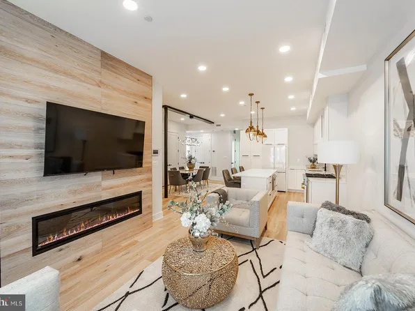 1215 Holbrook Ter NE APT 2, Washington, DC 20002