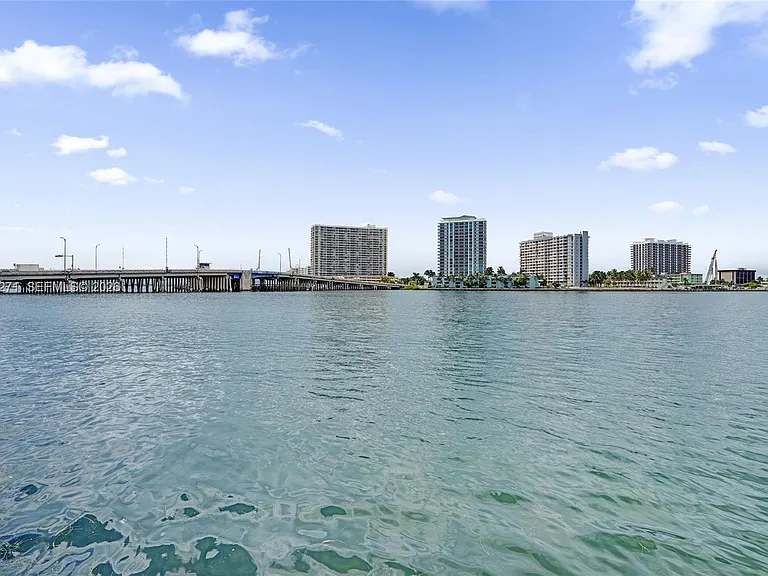 2170 Bay Dr #3-20 — Photo 20