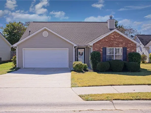 2313 Sugarleaf Trl, Hampton, GA 30228