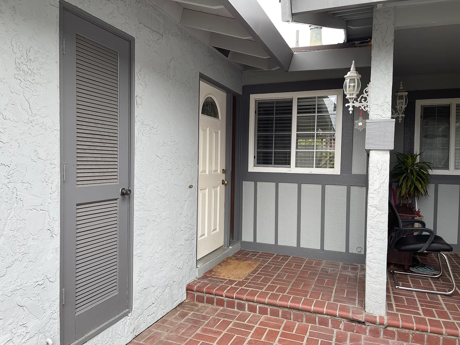 22437 Walnut Cir N — Photo 2
