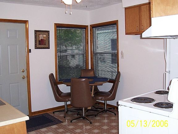 5th image of 27819 Dartmouth St
