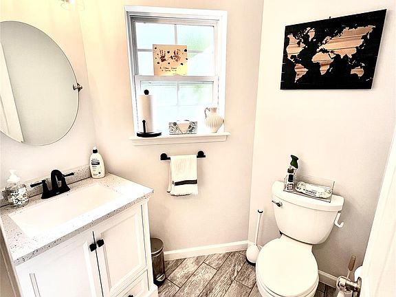 4th image of 154 Delafield Lane #15B