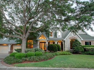 401 Fairview Rd, Belleair, FL 33756