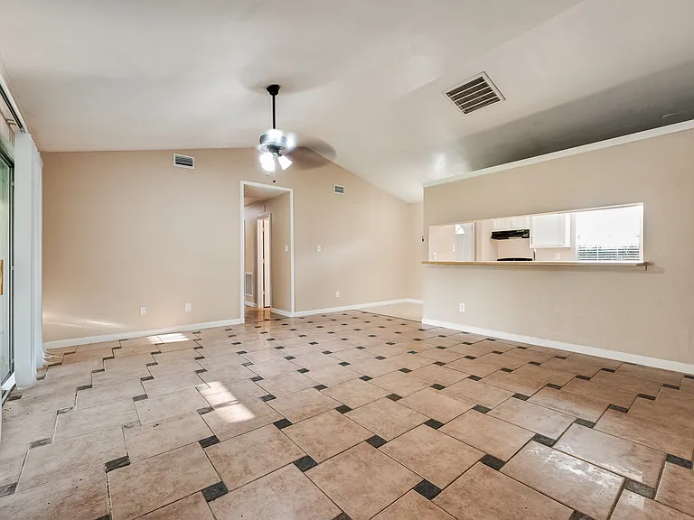 7204 Shadow Bend Dr — Photo 15