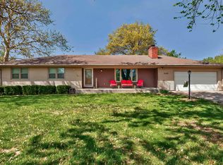 6048 SE 45th St, Tecumseh, KS 66542