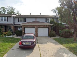 87 Jefferson Dr, Spotswood, NJ 08884