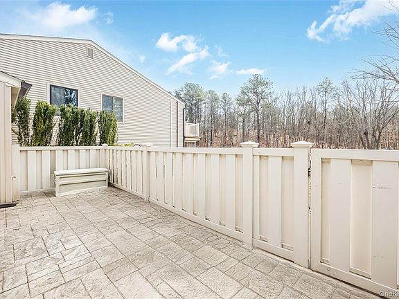 4th image of 225 Birchwood Road
