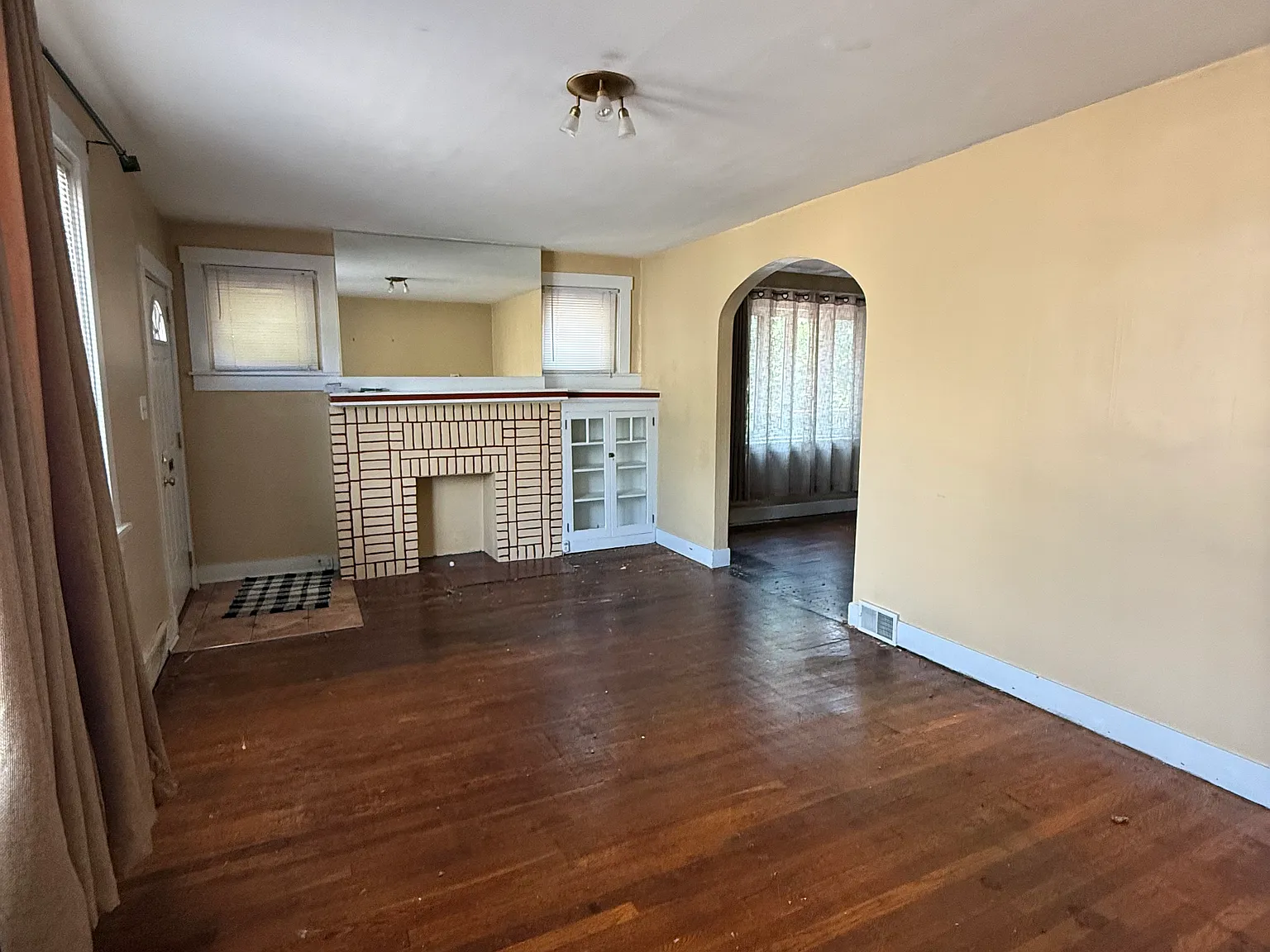 2 bed, 1000 sqft, $1,399 — Photo 2