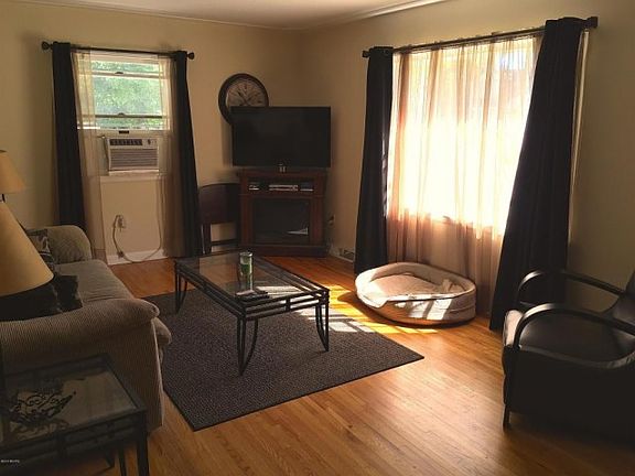 3rd image of 4645 Grantwood Ave SE