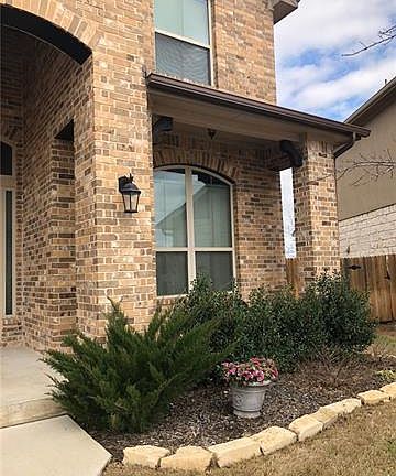 3rd image of 2200 Julia Ln