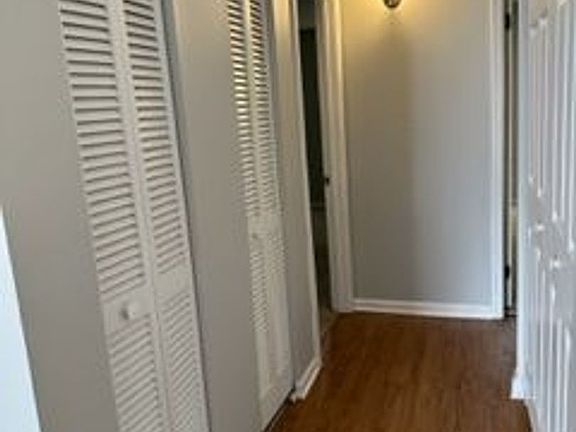 3rd image of 609 Fox Creek Ct