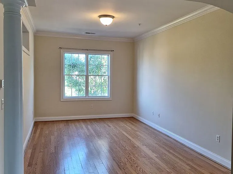 5215 Center St #201 — Photo 3