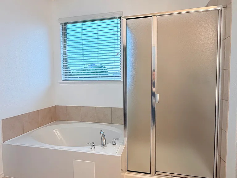 305 Rustic Oak Ln — Photo 10