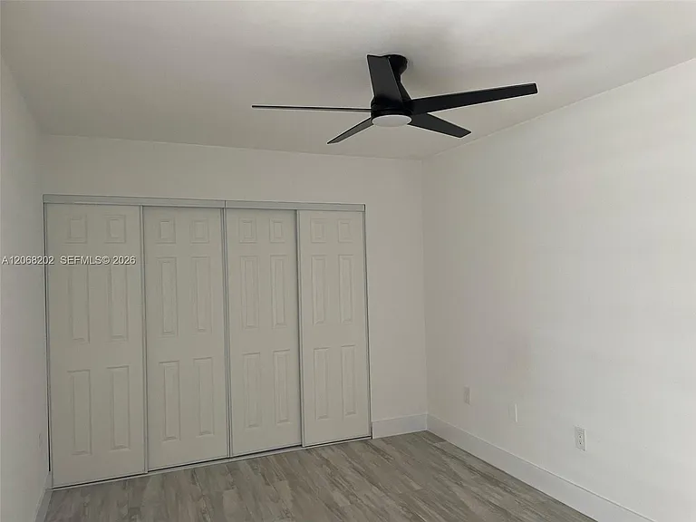 460 W Park Dr #207 — Photo 7