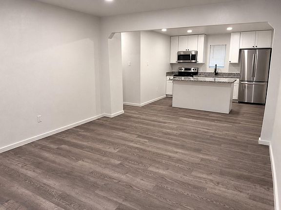 5th image of 916 Brook Forest Dr #A