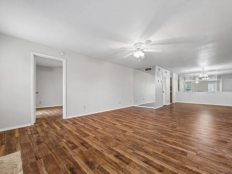 9700 Leawood Blvd #702 — Photo 7
