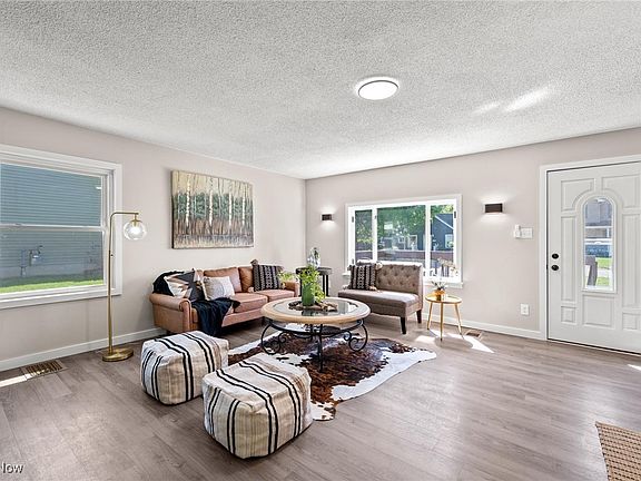 5th image of 1771 Issaquah St