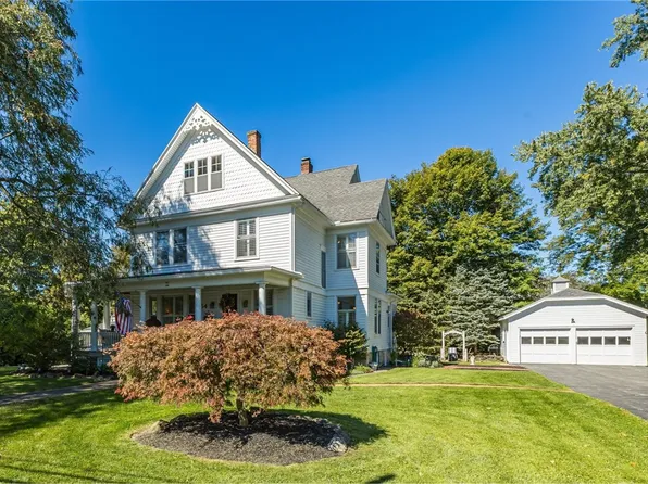 54 East St, Honeoye Falls, NY 14472