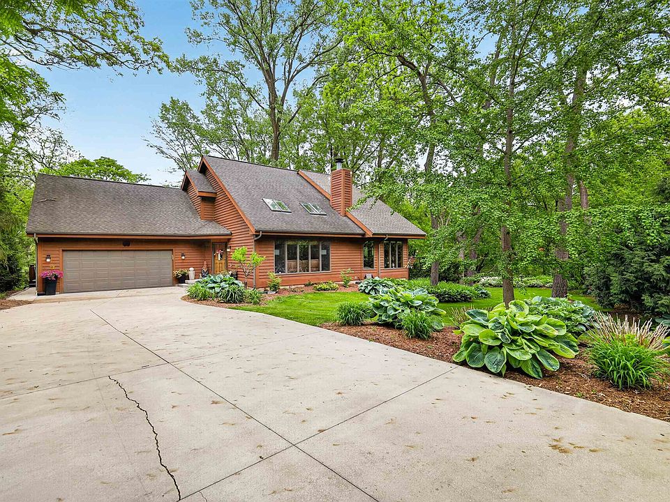 1st image of 44 White Oaks Ln
