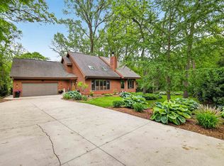 44 White Oaks Ln, Madison, WI 53711