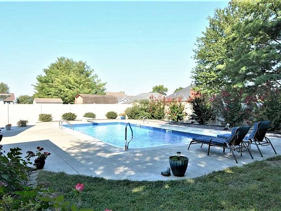2nd image of 8888 Camelot Dr