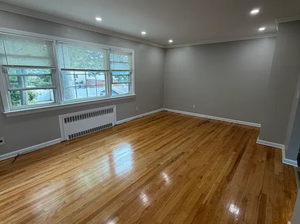 (undisclosed Address), Staten Island, NY 10304