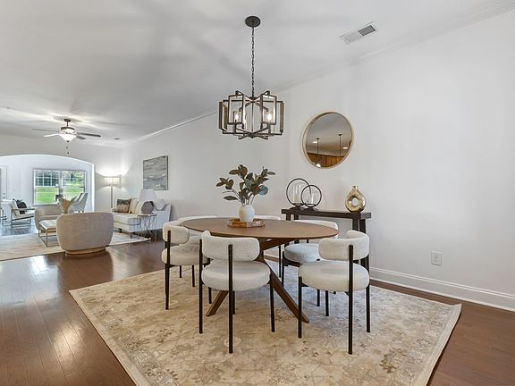 2nd image of 204 Siegert Pl