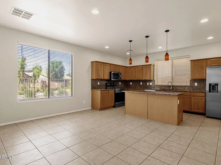 3074 S Southwind Dr — Photo 9