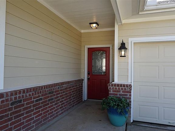 2nd image of 8028 N Tarrytown Crossing Dr