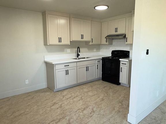 3rd image of 176 Pomegranate St #B