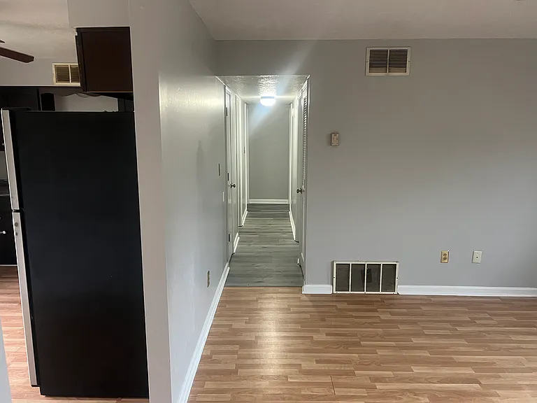 804 W Town Ct — Photo 9