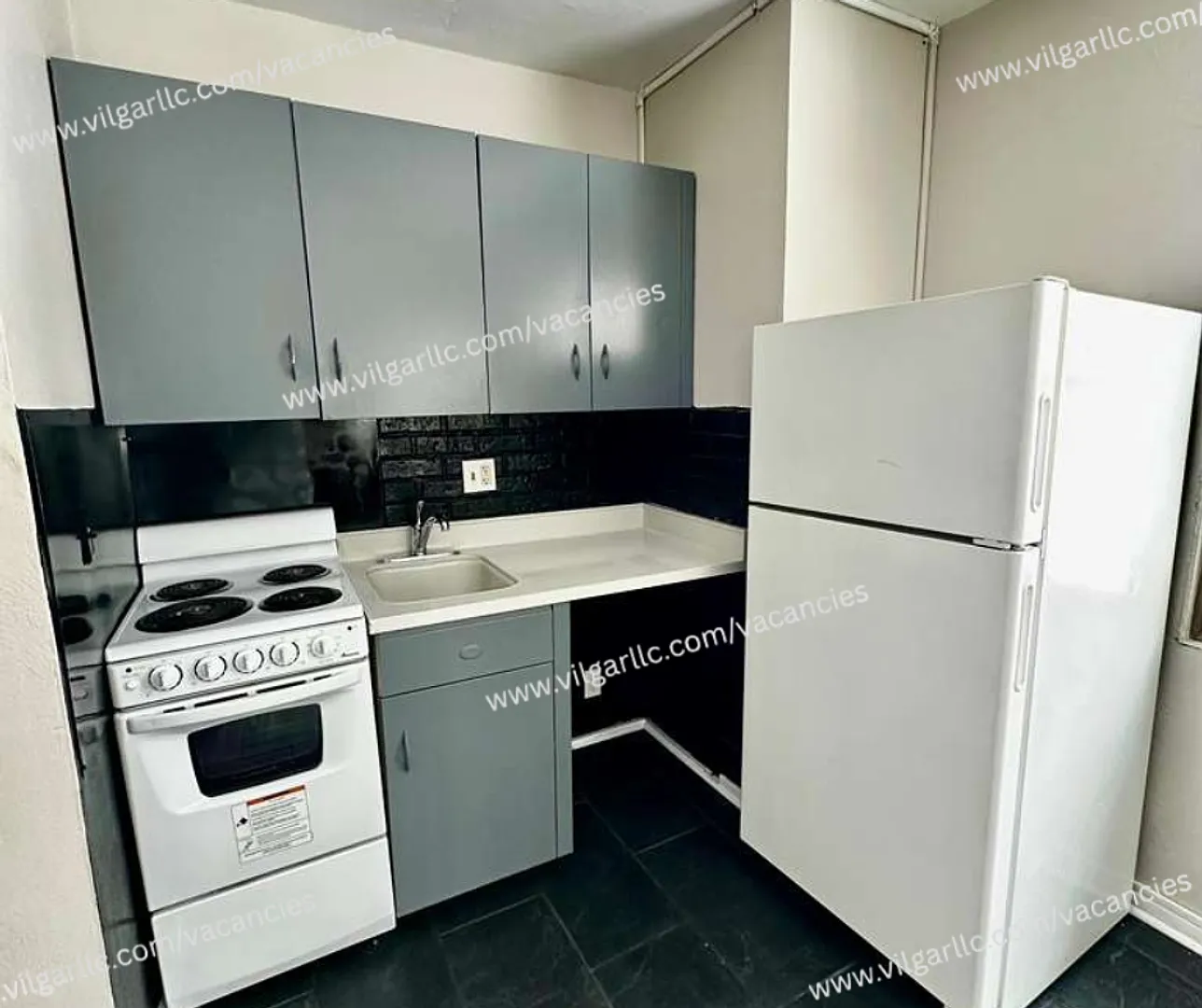 1520 Monroe St, — Photo 2