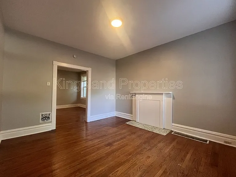3022 Texas Ave #1F — Photo 2