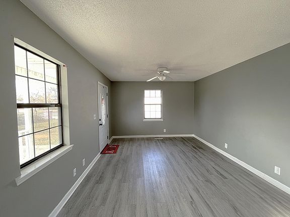 2nd image of 936 Avenue C