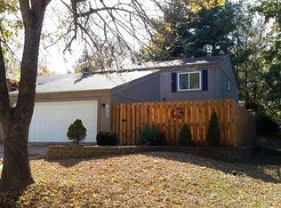 953 Beacon Woods Ct, Ballwin, MO 63021