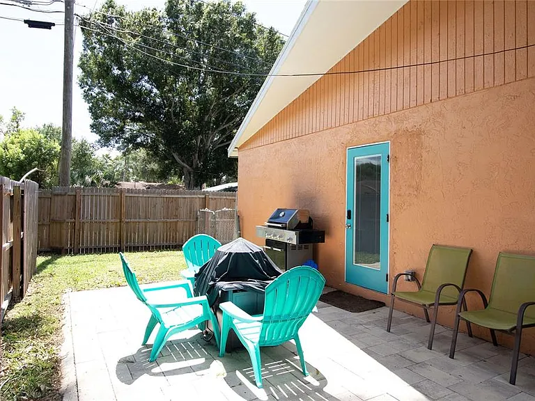 1635 Gladys St #2 — Photo 6
