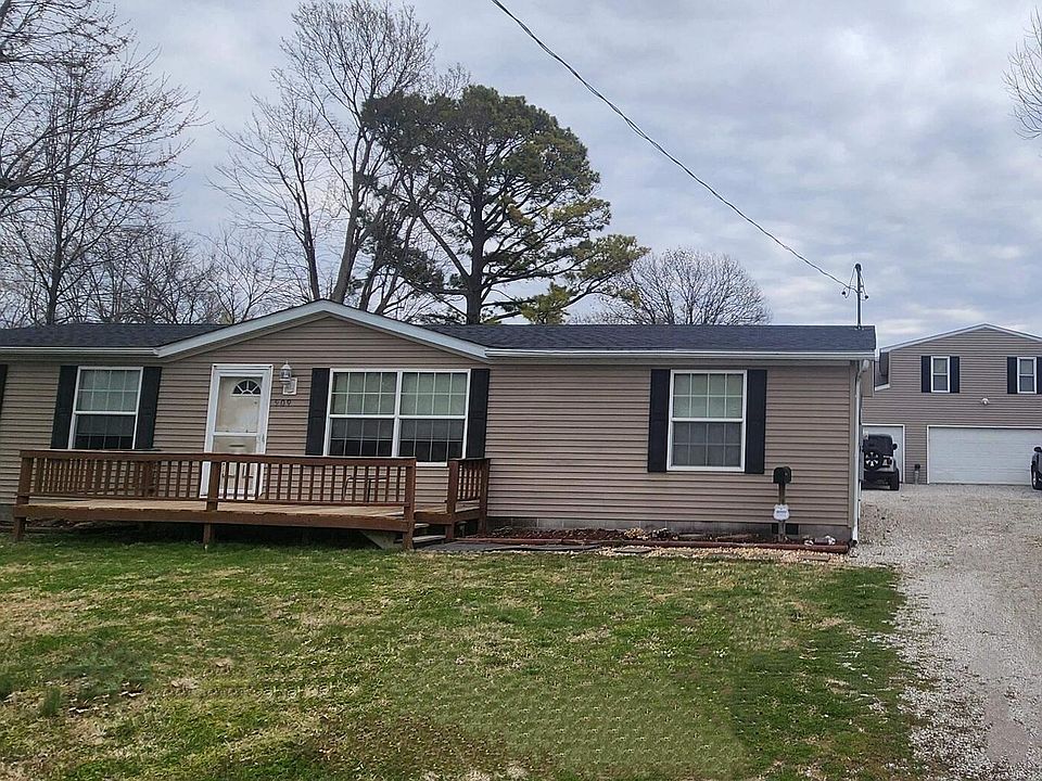 1st image of 909 S Bess Ave