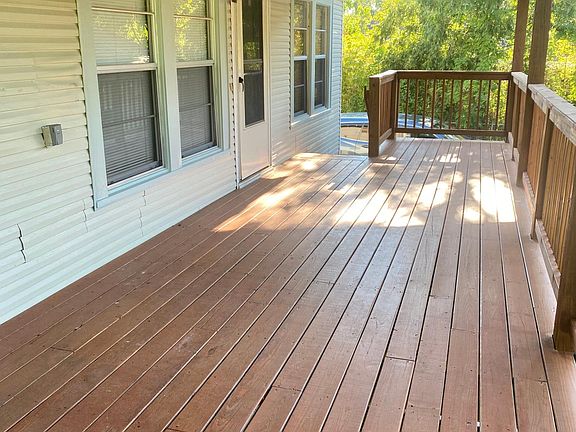 Spacious, relaxing front porch