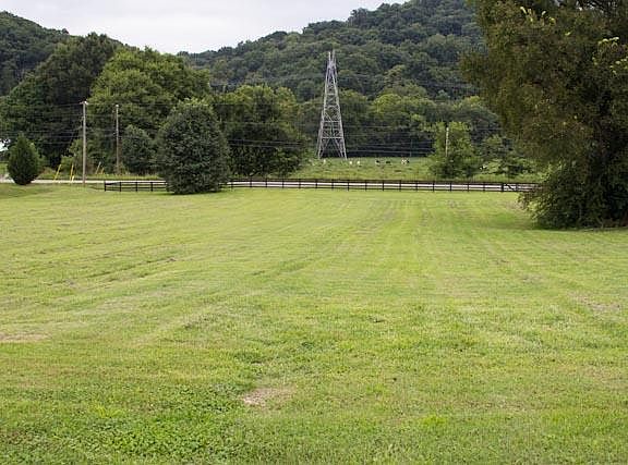 3rd image of 3824 Stonecrest Dr #9
