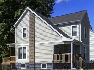 1002 W Grove St, Bloomington, IL