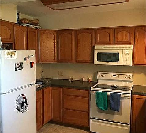 3rd image of 6059 Saddlewood Dr